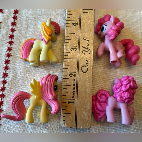 My Little Pony Lot of 4 Collectible Mini-Figures Kid's Toys Gifts - Picture 2 of 7